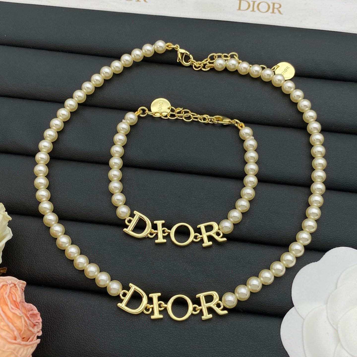 Dior Pearl Letter Necklace Bracelet
